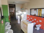 ein Waschraum der Kinderkrippe